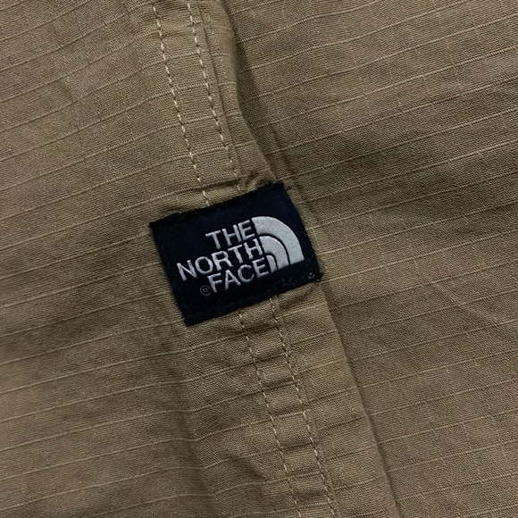 The North Face size large button down top - Picture 4 of 11